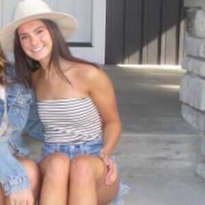 Meet your Posher, Emily